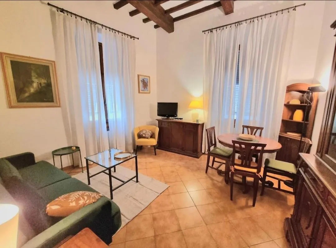 Piazza Della Passera In فلورنس